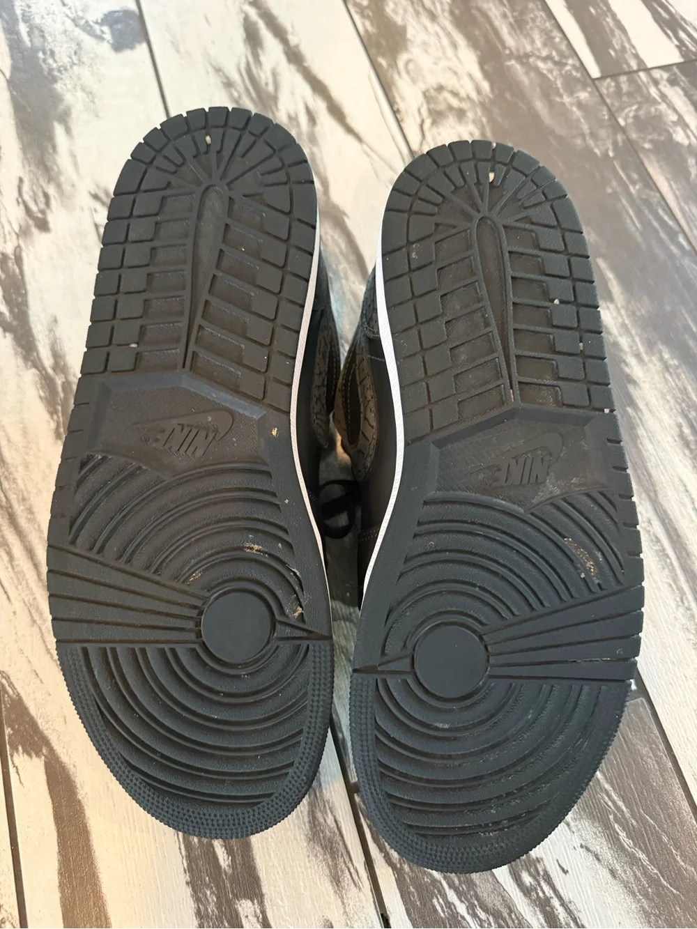 Air Jordan 1 Low SE “Black Elephant”
